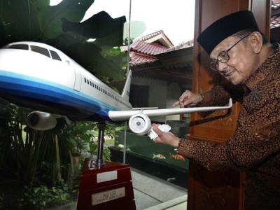 BJ Habibie Siap Rilis Pesawat Baru di Tahun 2017!